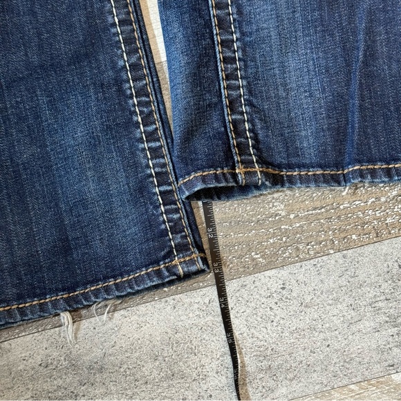 Women’s Kut From The Kloth Distressed Jeans - Size 6 - Picture 6 of 8